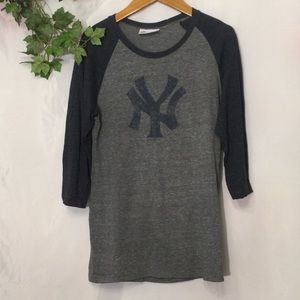 Sun & Ocean raglan New York Yankees t-shirt